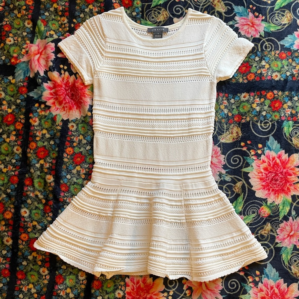 Gracie Peplum Topi